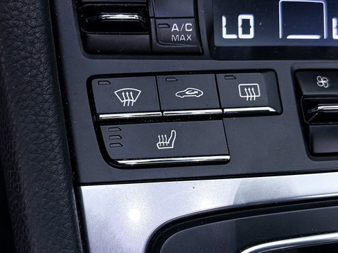 Used 2019 Porsche 718 Boxster RWD image 18
