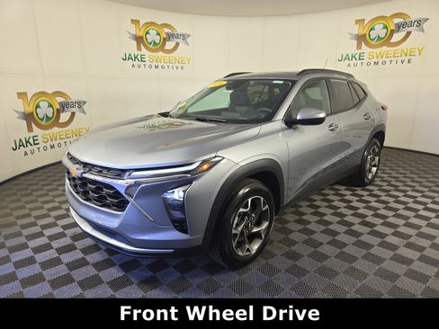 Certified 2024 Chevrolet Trax LT w/ Sunroof Package FWD image 3