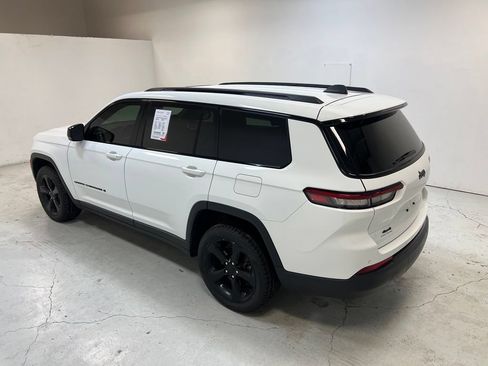 Used 2023 Jeep Grand Cherokee L Laredo AWD/4WD image 5