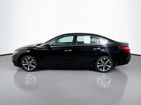 Used 2016 Nissan Altima 2.5 SR FWD image 9