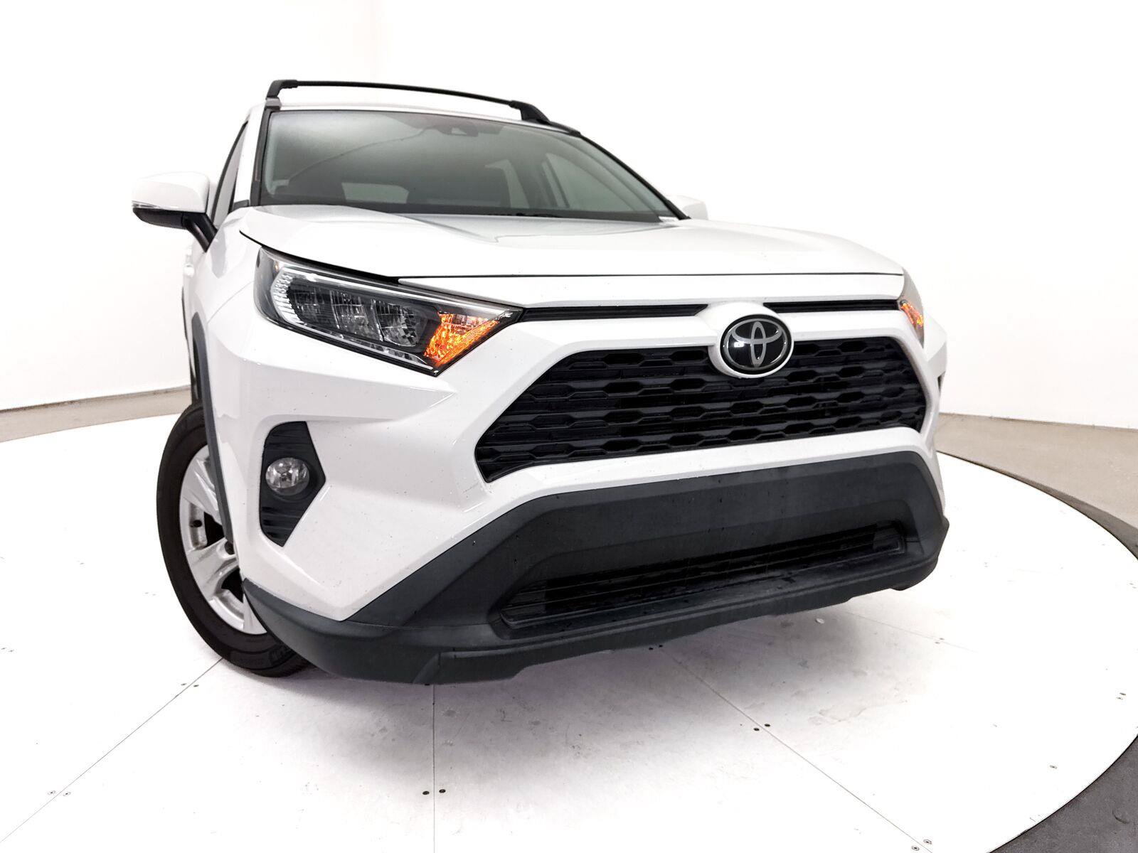 Used 2020 Toyota RAV4 XLE w/ Convenience Package FWD image 6