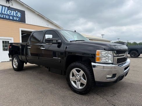 Used 2014 Chevrolet Silverado 2500 LTZ w/ LTZ Plus Package AWD/4WD image 3