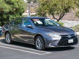 Certified 2017 Toyota Camry SE image 3