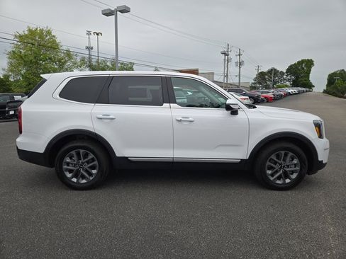 Used 2025 Kia Telluride LX FWD image 5