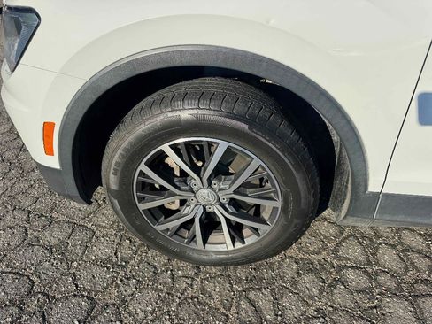 Used 2020 Volkswagen Tiguan SE w/ 3rd Row Seat Package image 9