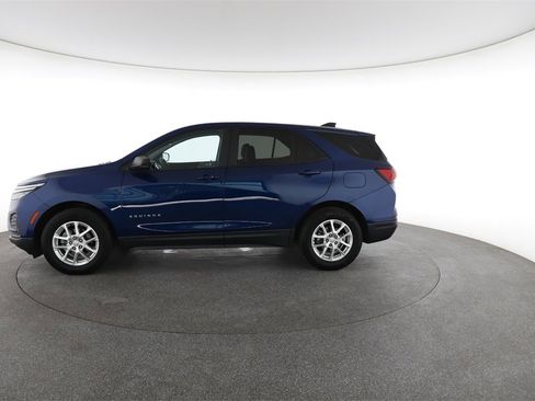 Used 2022 Chevrolet Equinox LS w/ LS Convenience Package image 7