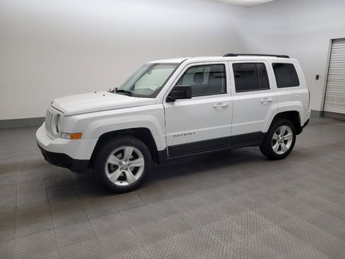 Used 2014 Jeep Patriot Latitude AWD/4WD image 2
