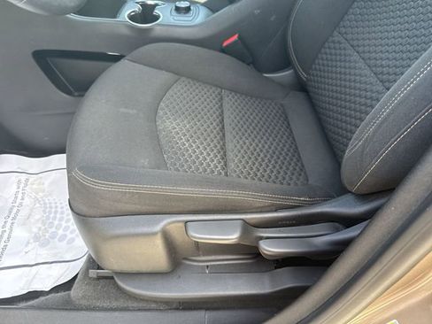 Used 2018 GMC Terrain SLE AWD/4WD image 16
