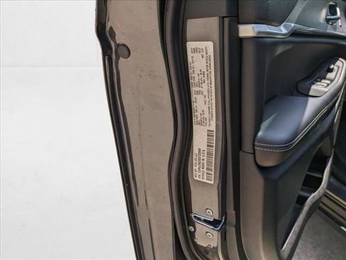 New 2025 Jeep Grand Cherokee L Limited image 18