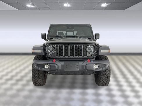 Used 2025 Jeep Gladiator Rubicon w/ Technology Group AWD/4WD image 6