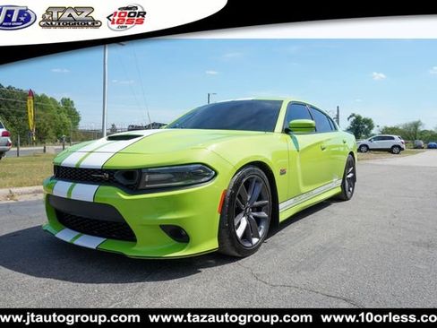 Used 2019 Dodge Charger Scat Pack RWD image 3