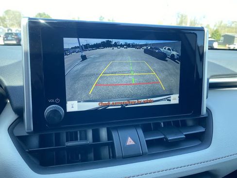 Used 2025 Toyota RAV4 XLE image 17