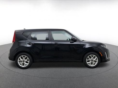 Used 2025 Kia Soul LX w/ LX Technology Package FWD image 14