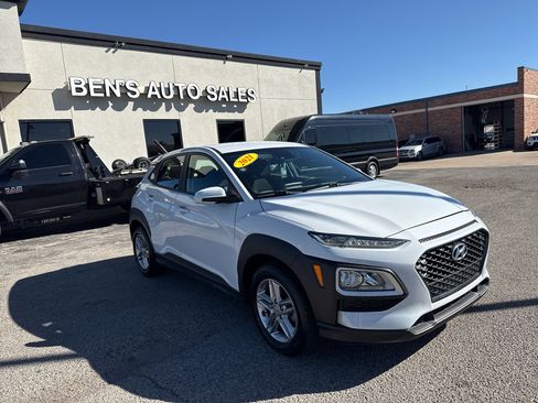 Used 2021 Hyundai Kona SE image 4
