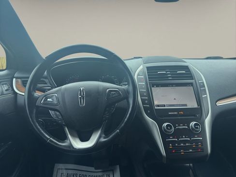 Used 2019 Lincoln MKC Select w/ Select Plus Package AWD/4WD image 13