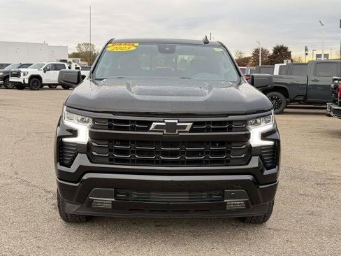 Used 2023 Chevrolet Silverado 1500 RST image 3