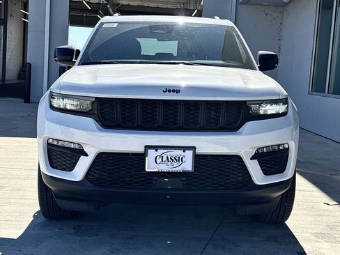 New 2025 Jeep Grand Cherokee Limited w/ Black Appearance Package image 6