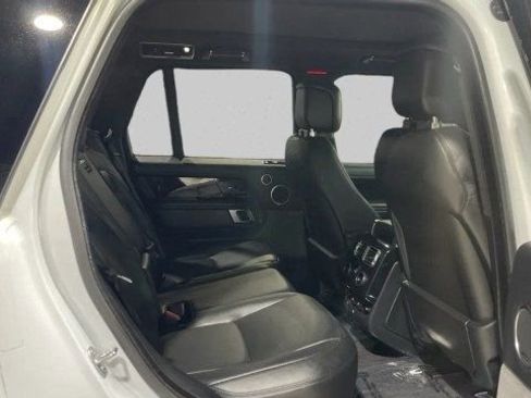 Used 2018 Land Rover Range Rover HSE image 14
