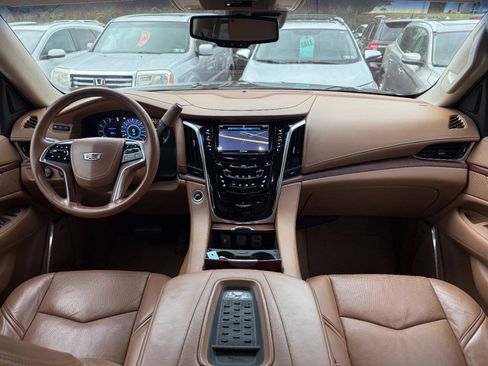 Used 2016 Cadillac Escalade ESV Platinum AWD/4WD image 47