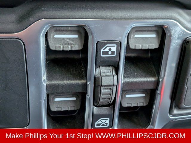 Used 2021 Jeep Wrangler Unlimited Sahara AWD/4WD image 24