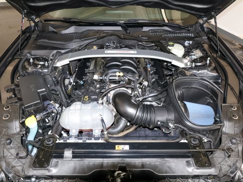Used 2017 Ford Mustang Shelby GT350 w/ Electronics Package RWD image 54