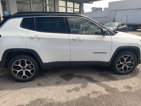 Used 2025 Jeep Compass Limited AWD/4WD image 6