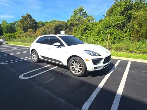 Used 2018 Porsche Macan Sport Edition AWD/4WD image 4