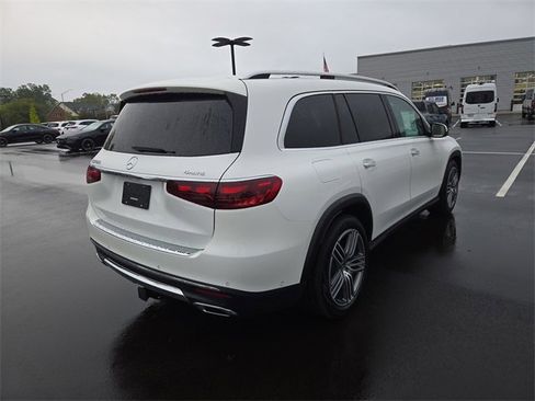 New 2026 Mercedes-Benz GLS 450 4MATIC image 3
