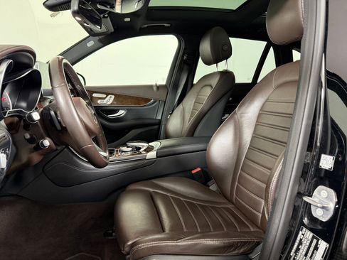 Used 2018 Mercedes-Benz GLC 300 4MATIC image 5