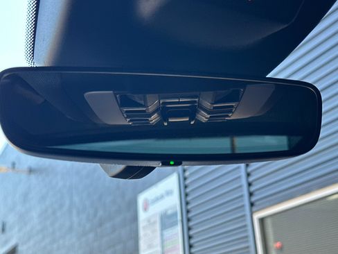 Certified 2025 Porsche Macan S AWD/4WD image 22