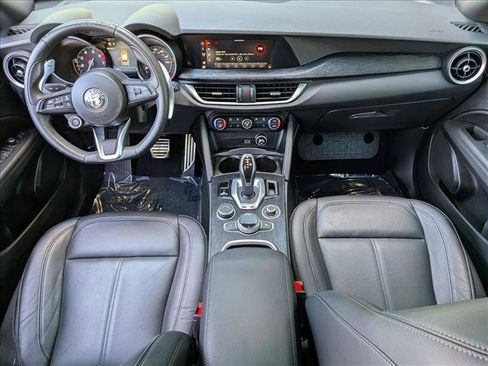 Used 2022 Alfa Romeo Stelvio Sprint image 17