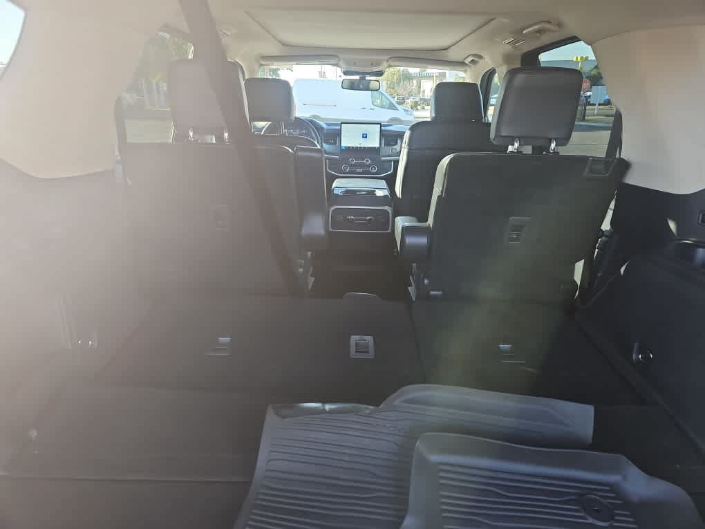 Used 2023 Ford Expedition XLT RWD image 9