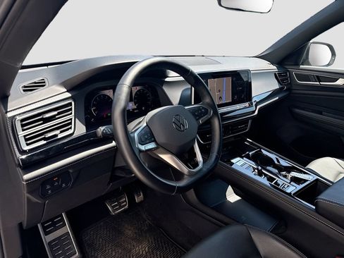Used 2024 Volkswagen Atlas Cross Sport SEL R-Line AWD/4WD image 9