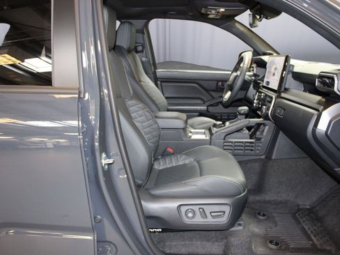 Certified 2026 Toyota 4Runner TRD Off-Road Premium w/ Tow Technology Package AWD/4WD image 45
