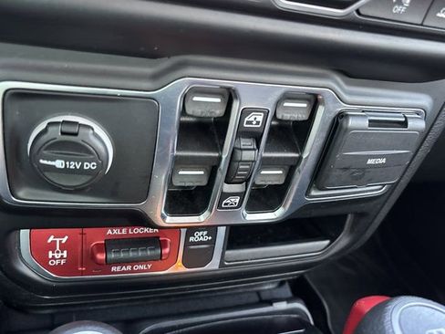 Used 2021 Jeep Gladiator Mojave AWD/4WD image 35