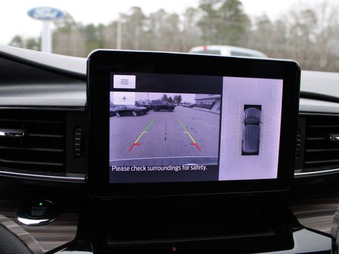 Certified 2021 Ford Explorer Limited w/ Equipment Group 301A image 27