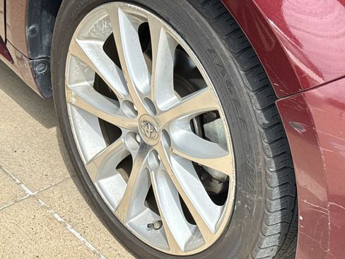 Used 2014 Toyota Avalon Limited w/ Technology Package FWD image 5