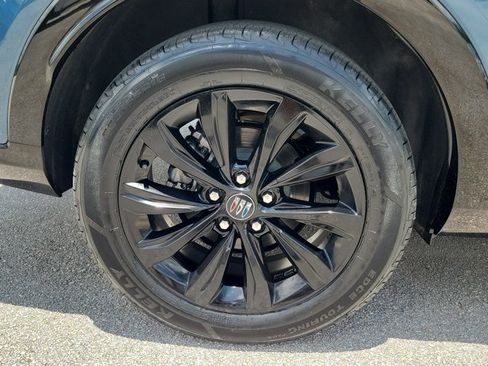 Used 2024 Buick Envista Sport Touring w/ Convenience II Package FWD image 4