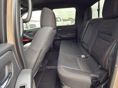 Used 2022 Nissan Frontier Pro-X RWD image 16