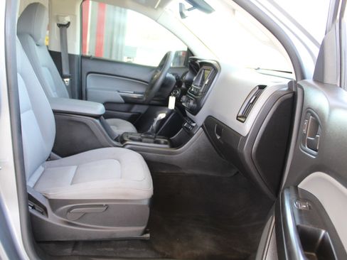 Used 2022 Chevrolet Colorado W/T AWD/4WD image 14
