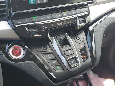 New 2026 Honda Odyssey Touring image 24