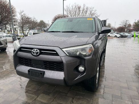 Used 2020 Toyota 4Runner SR5 image 32