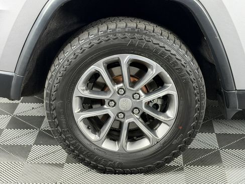 Used 2014 Jeep Grand Cherokee Limited w/ Luxury Group II AWD/4WD image 14