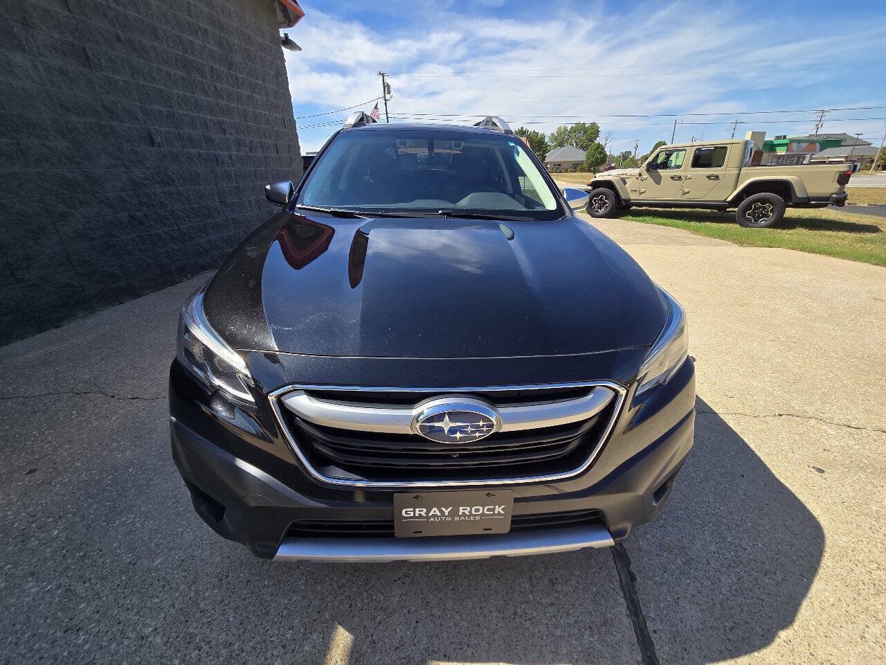 Used 2020 Subaru Outback Touring w/ Popular Package #2 AWD/4WD image 3