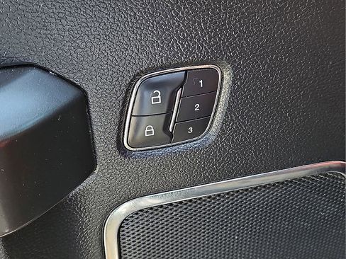Used 2019 Ford F150 Lariat w/ Equipment Group 502A Luxury AWD/4WD image 19