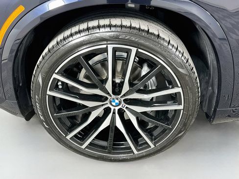 Used 2026 BMW X5 xDrive40i w/ M Sport Package AWD/4WD image 32