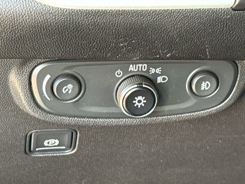 Used 2022 GMC Terrain SLT FWD image 24