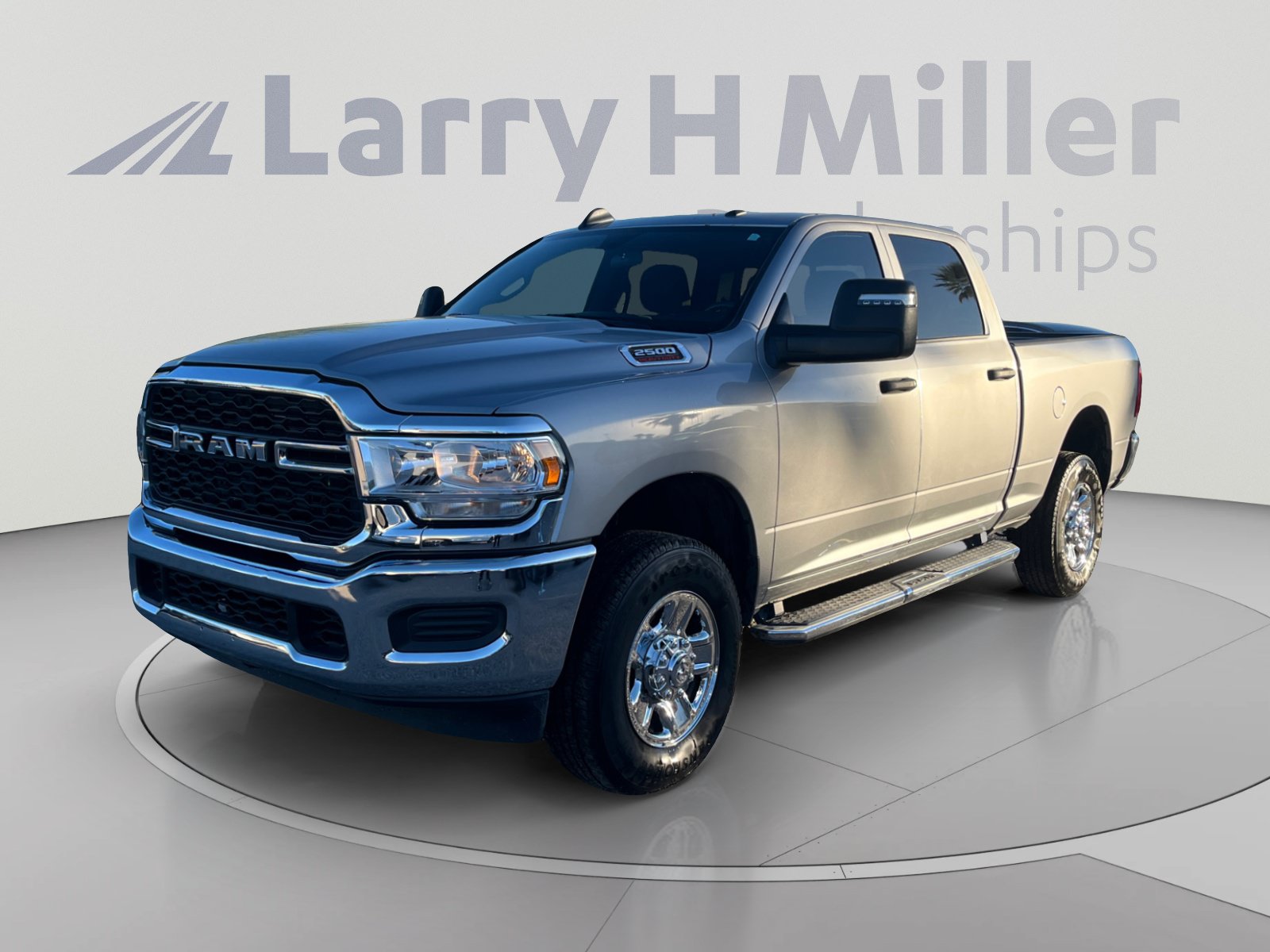 Used 2024 RAM 2500 Tradesman w/ Chrome Appearance Group AWD/4WD image 1