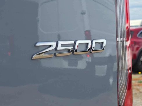 Used 2025 Mercedes-Benz Sprinter 2500 image 19