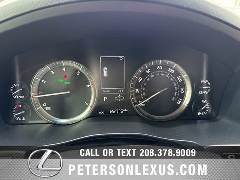 Used 2019 Lexus LX 570 4WD w/ Luxury Package image 29